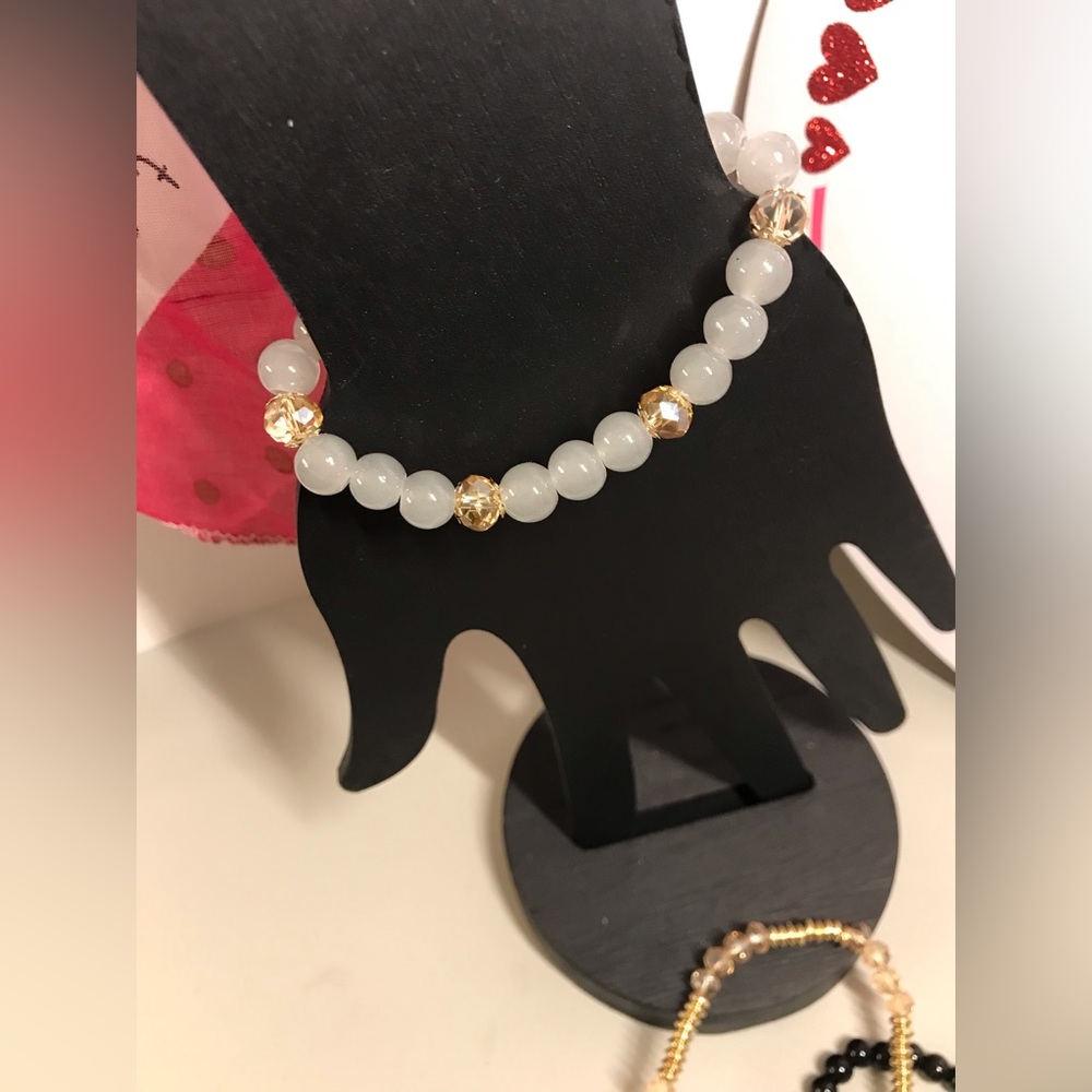 🖤💛 4 Pcs Black, Grey& Gold Beaded Bracelet Set NWT - Picture 5 of 7